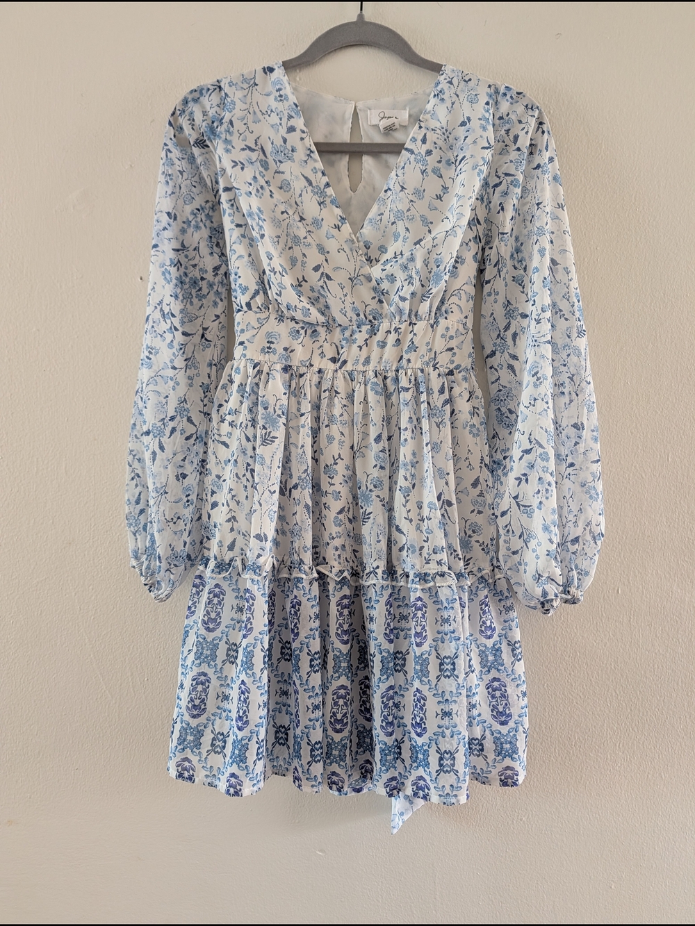 White and Blue Floral Long-Sleeve Tiered Mini Dress XS
